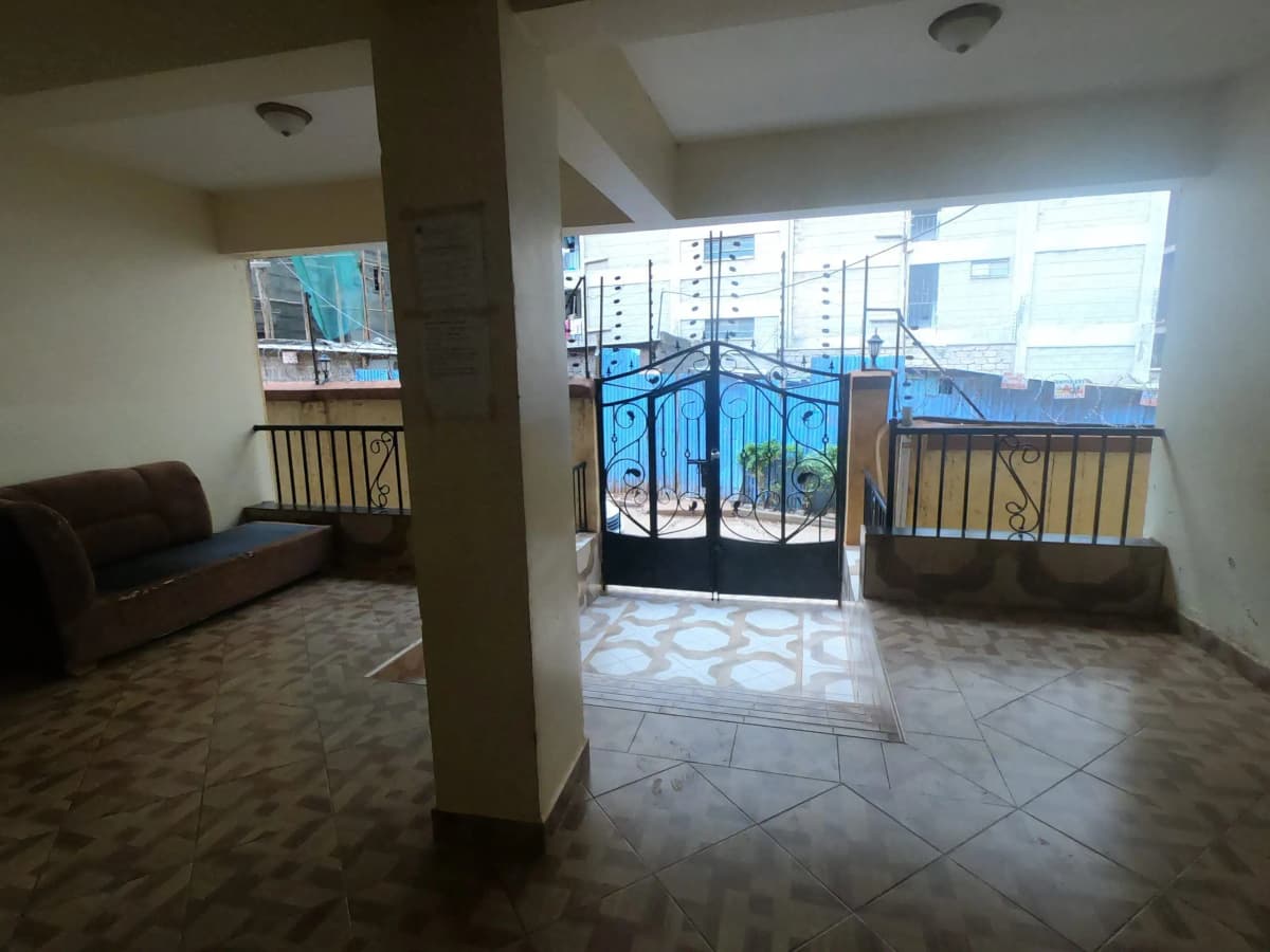 Open-plan lounge space with direct access to exterior