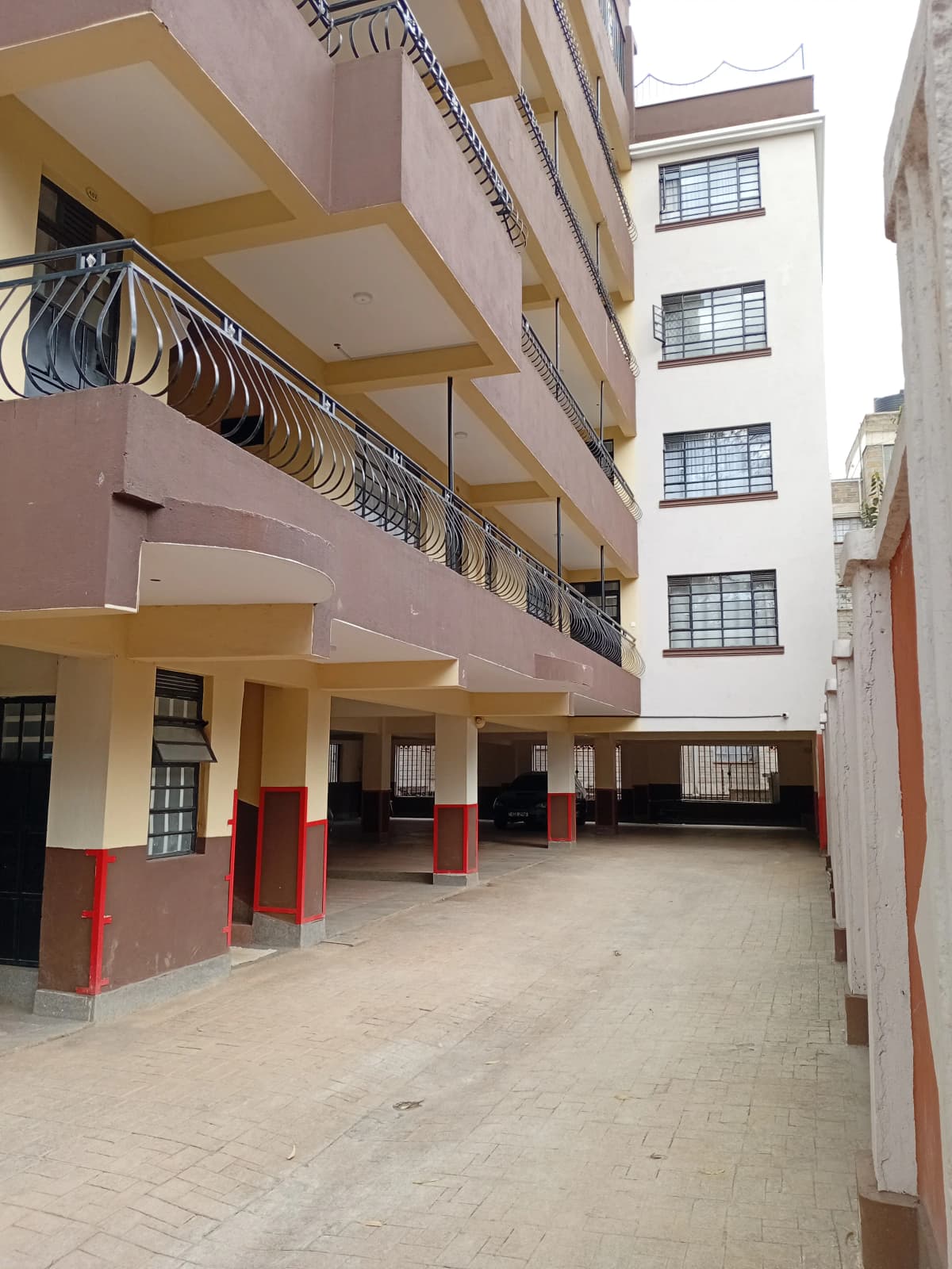 Leo Place Apartments