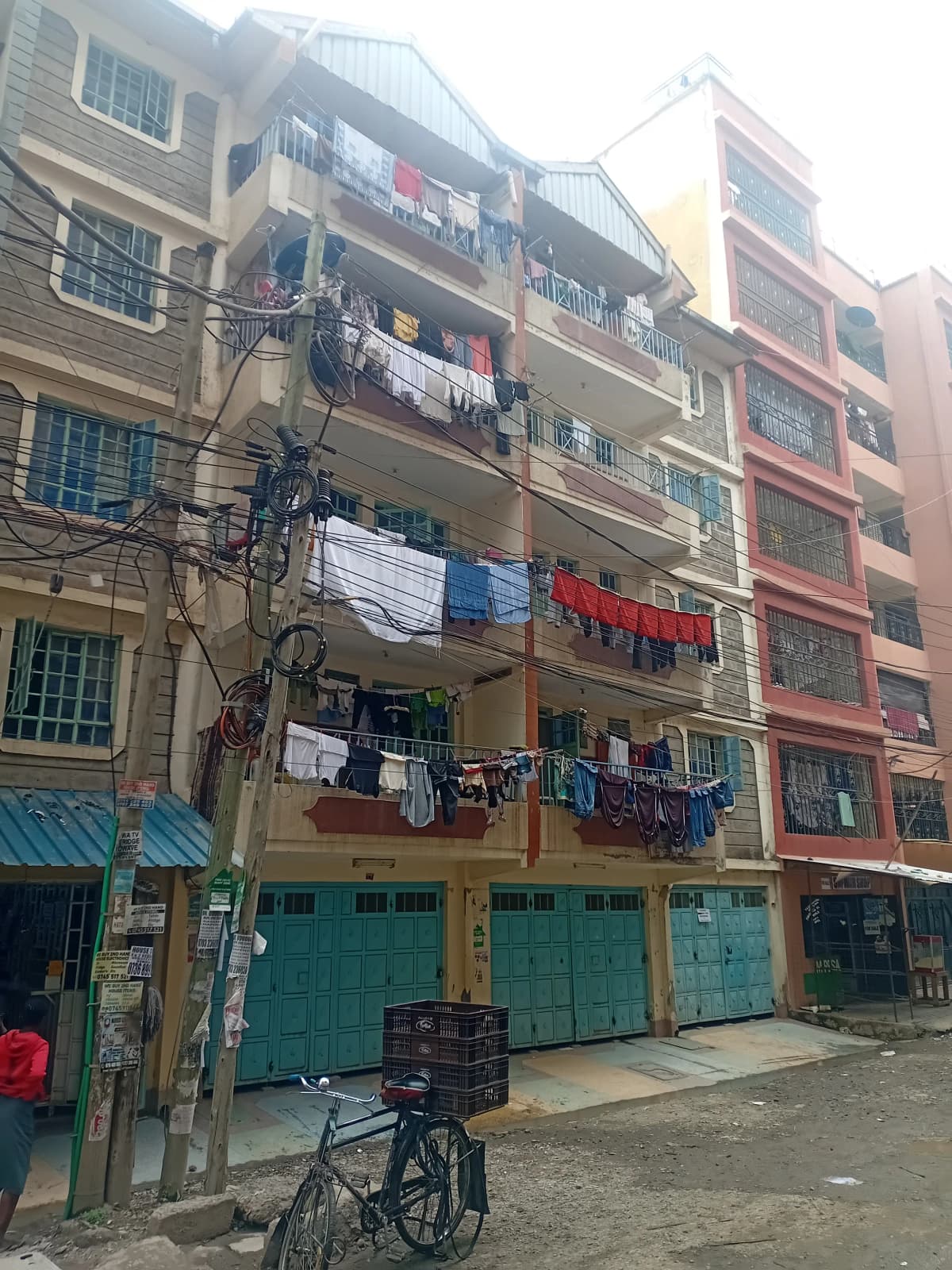 Luqman Shop Apartments