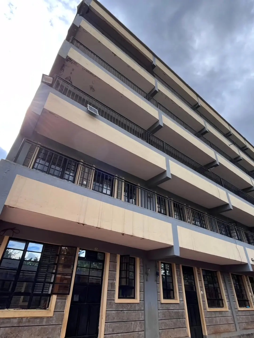 Mc Claire Apartments