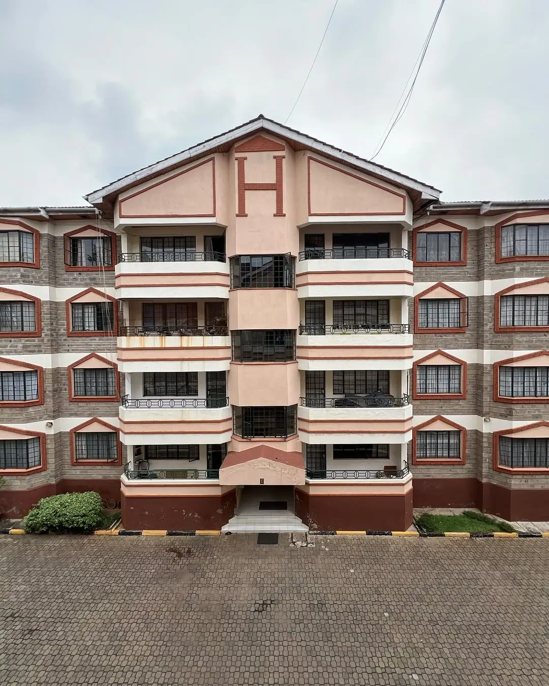 Royal Arcade Apartments